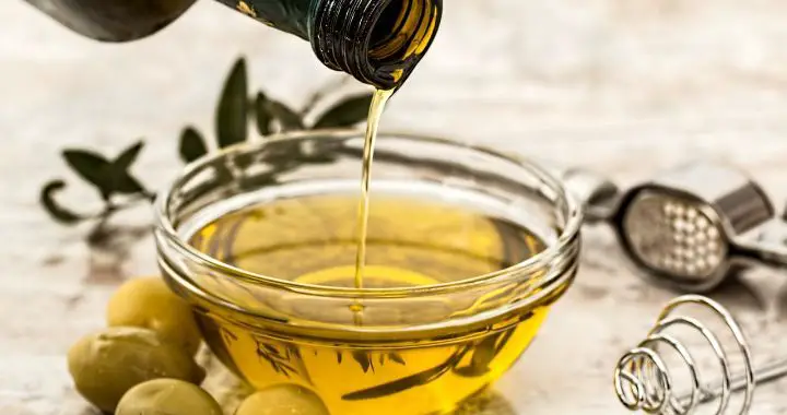 huile de ricin et huile d'olive image à la une